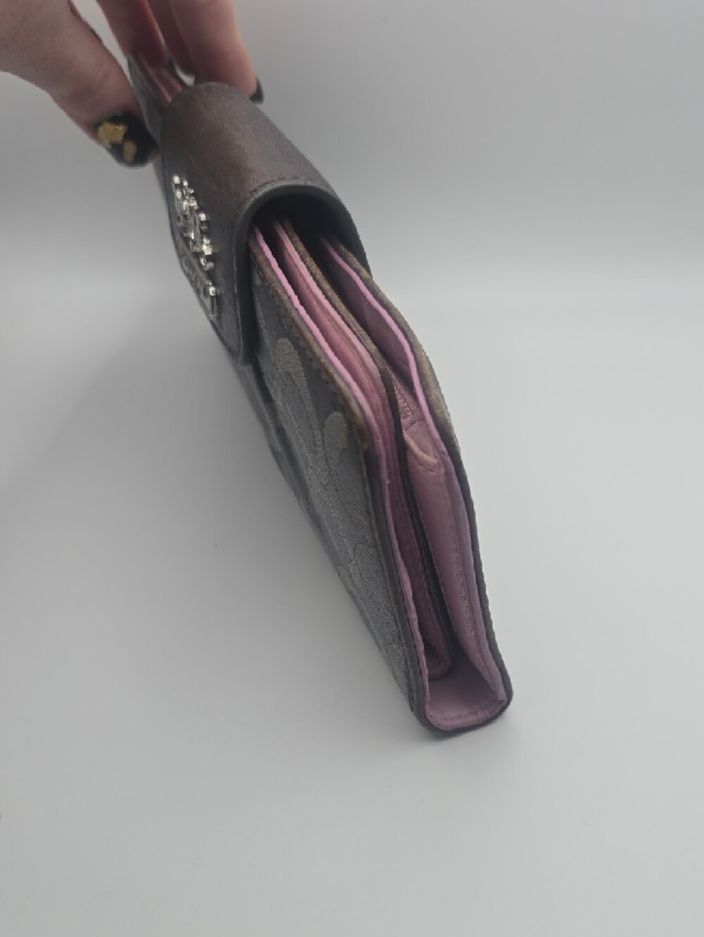 Coach Gray/Pink Signature Horse/Carriage Long Wallet W Checkbook (GOOD/FAIR)π - Picture 5 of 15